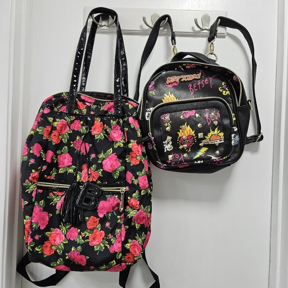 Two Betsey Johnson backpacks - Zipper is broken - Picture 1 of 9